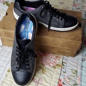 Born Bengta Sneaker size 10 black